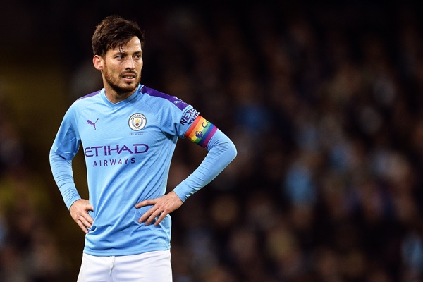 Cầu thủ David Silva đã xác nhận từ giã sự nghiệp bóng đá sau chấn thương ACL